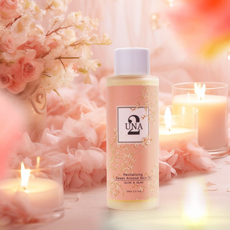 مخلوط بزيت اللوز الحلو للمساعدة في ترطيب وتنعيم البشرة. كما أنه معروف بقدرته على تهدئة البشرة الجافة والمتهيجة وتقليل الاحمرار.